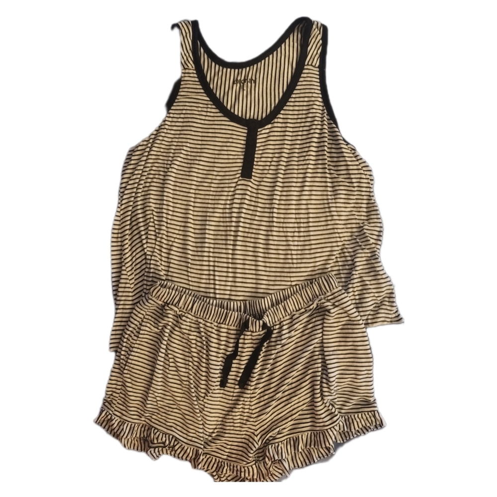 DKNY night set shirts size medium